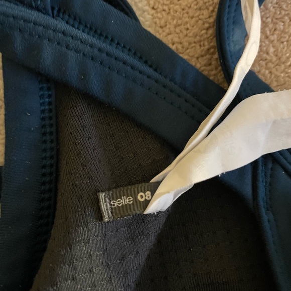 Oiselle Strappy sports bra. Tagged size 8 - Picture 5 of 6